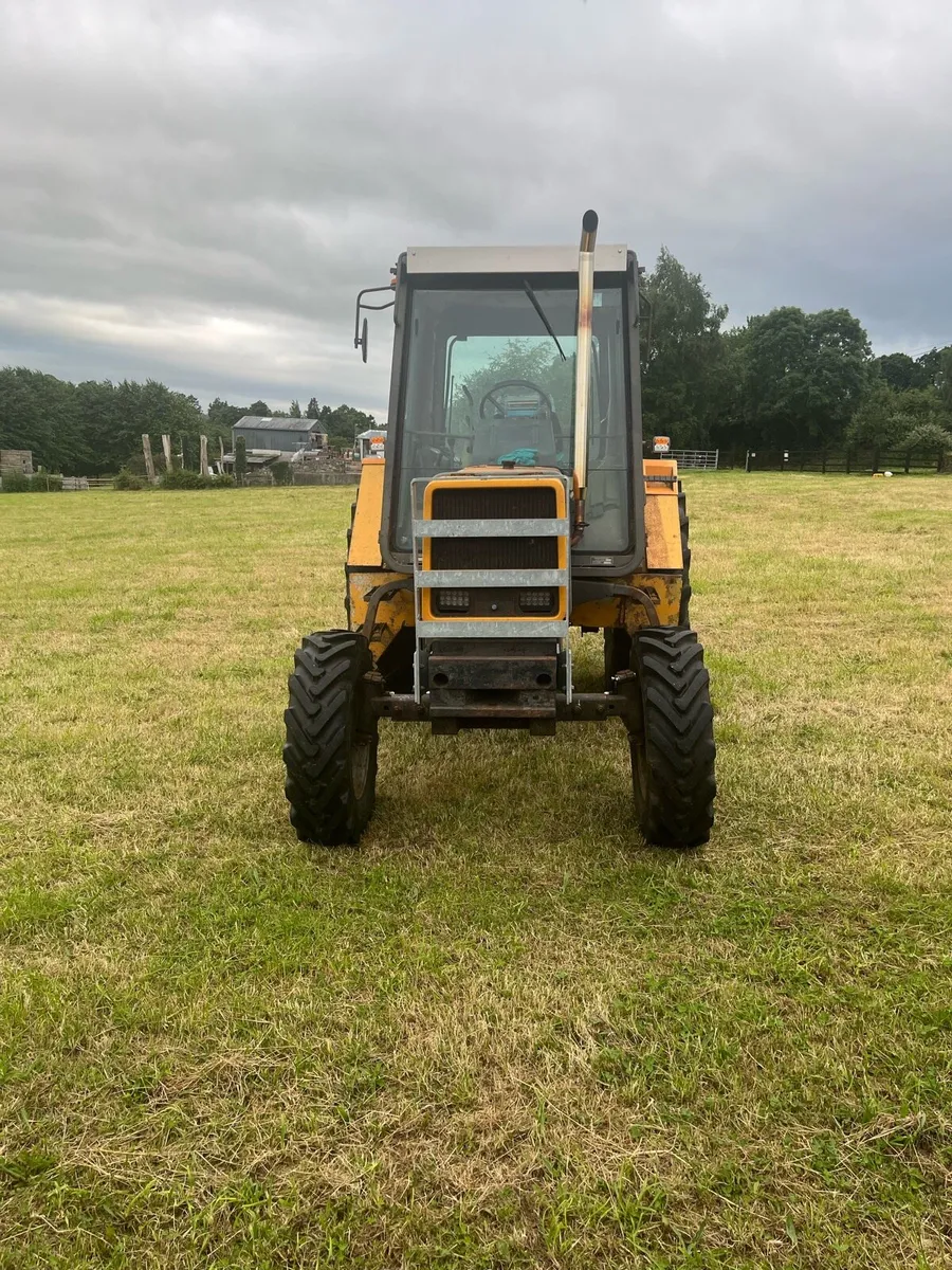 Renault 95-12. Tractor - Image 2