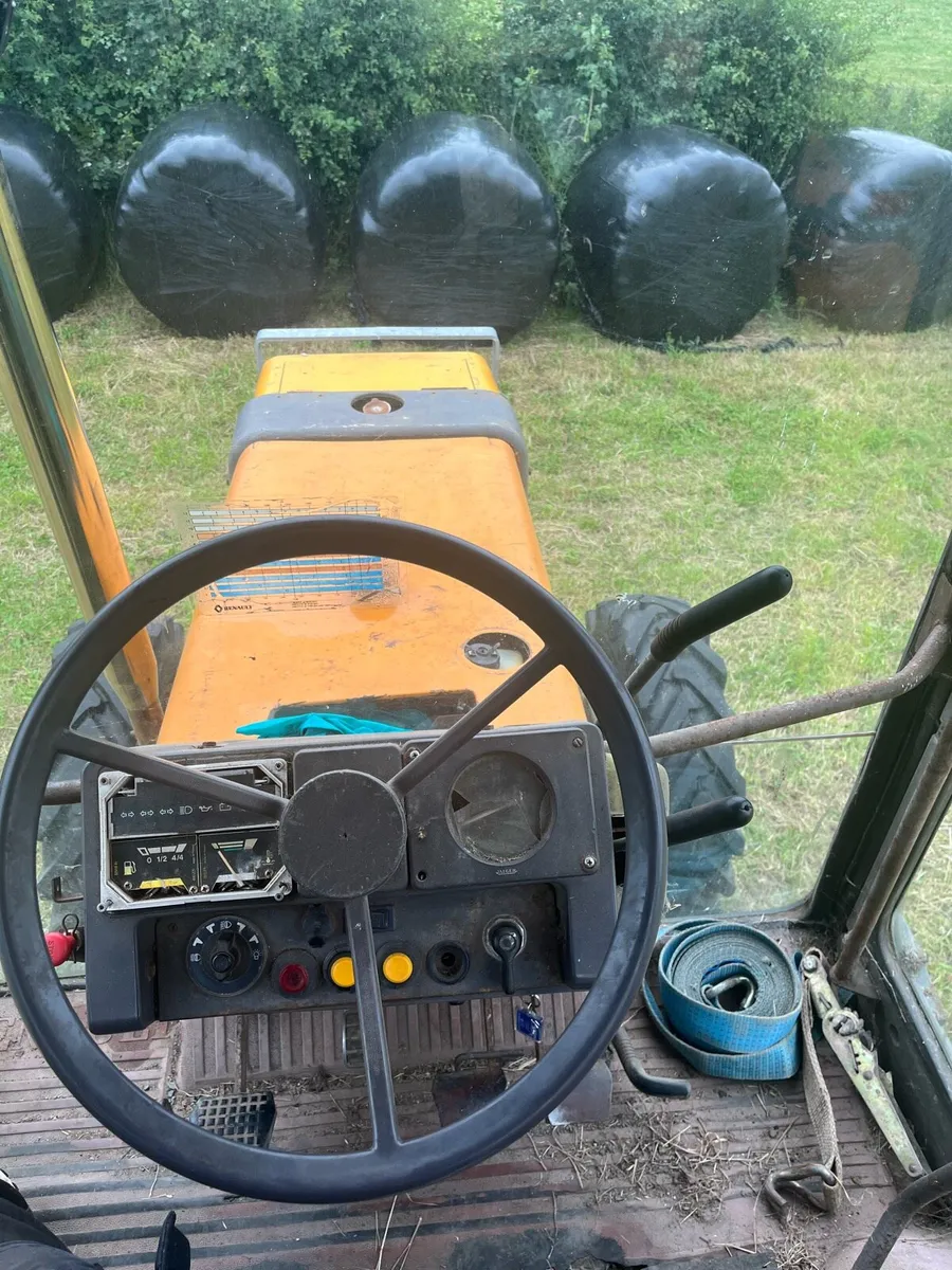 Renault 95-12. Tractor - Image 4
