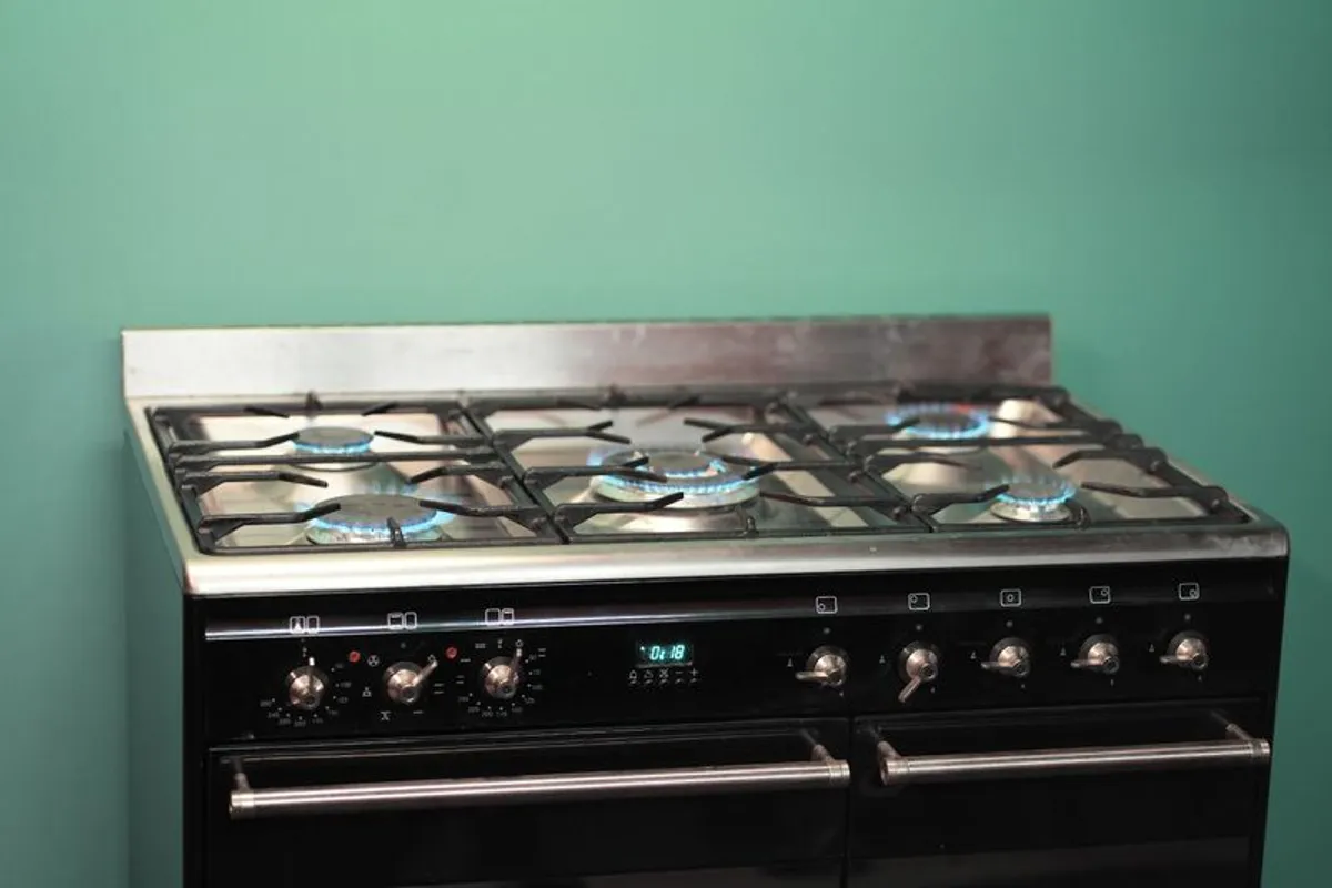 Smeg SUK92MBL5 dual fuel range cooker - Image 3