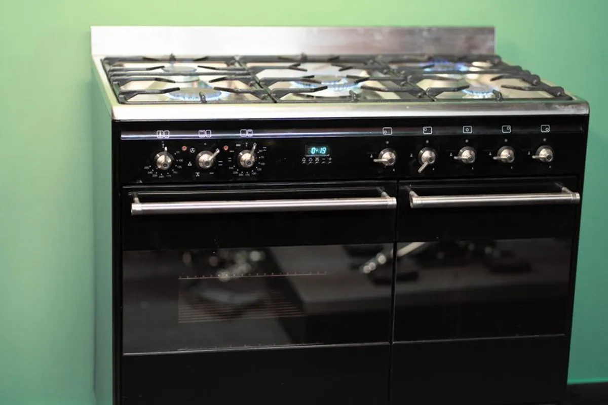 Smeg SUK92MBL5 dual fuel range cooker - Image 4