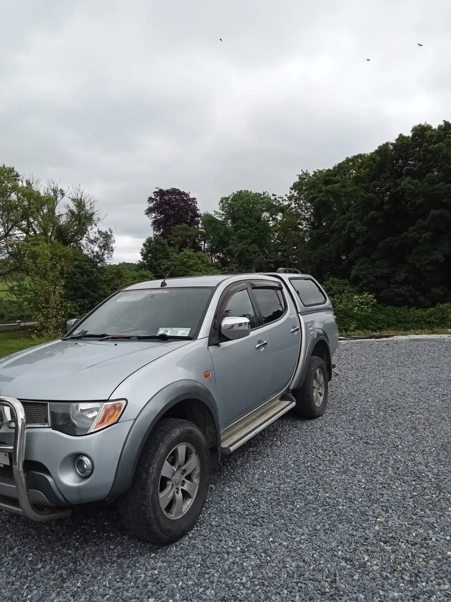 Mitsubishi L200 2011 - Image 1