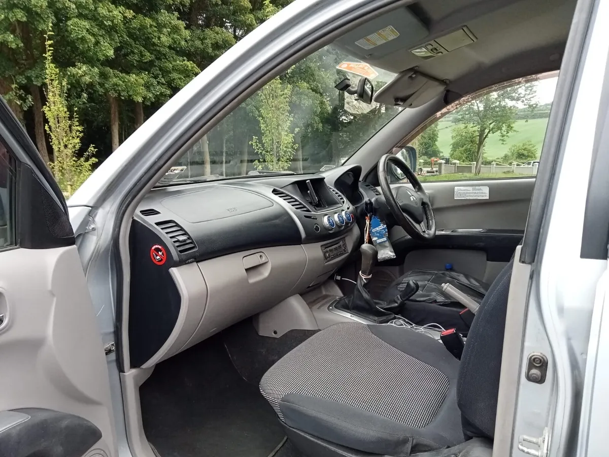 Mitsubishi L200 2011 - Image 4