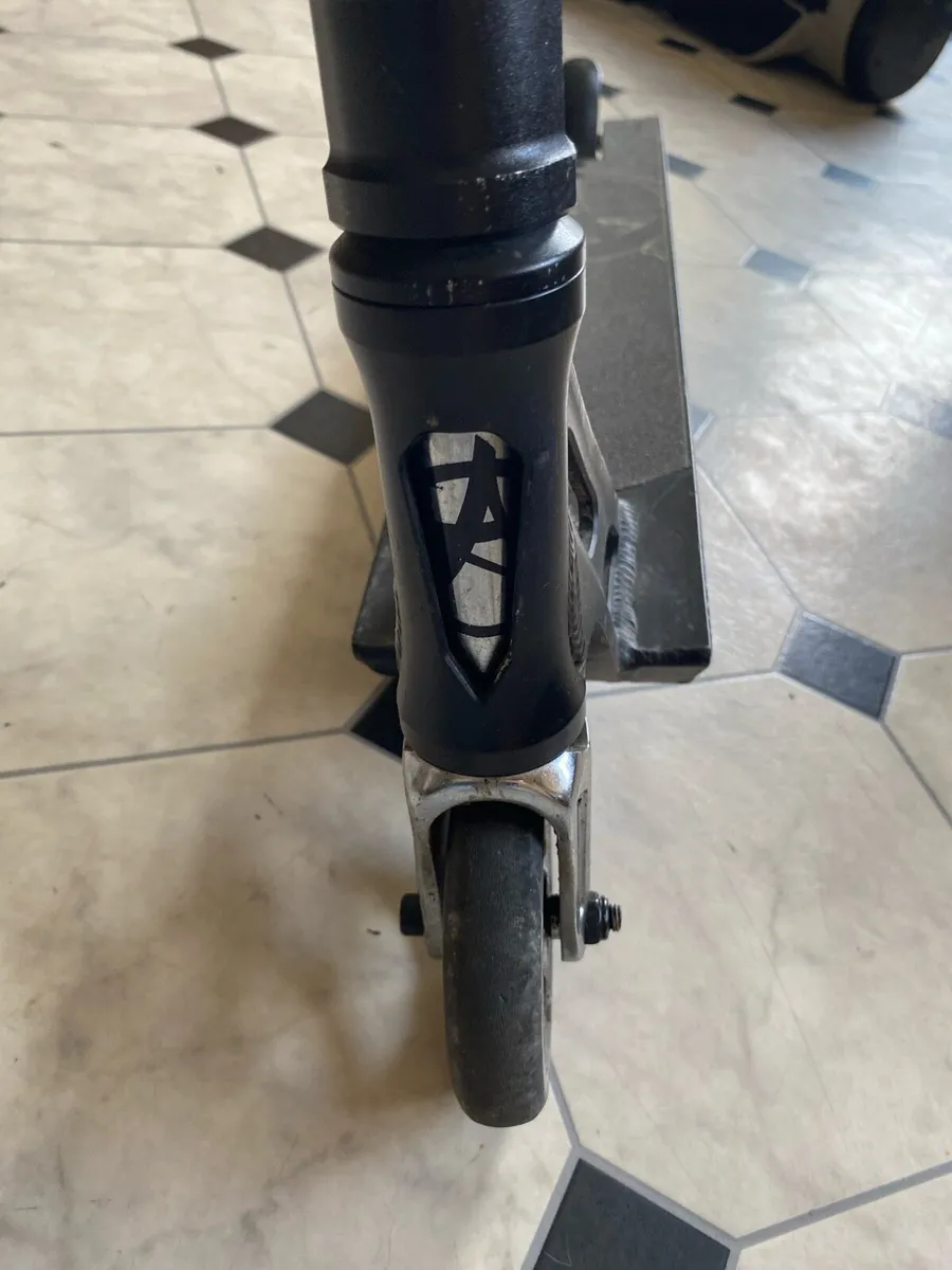 Scooter - Image 2