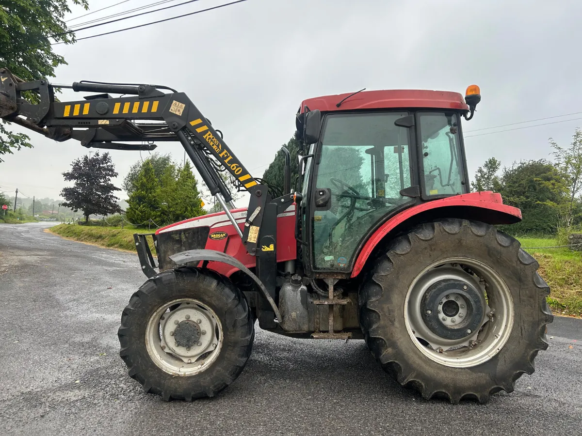 192 Tumosan 8105 with Loader - Image 4