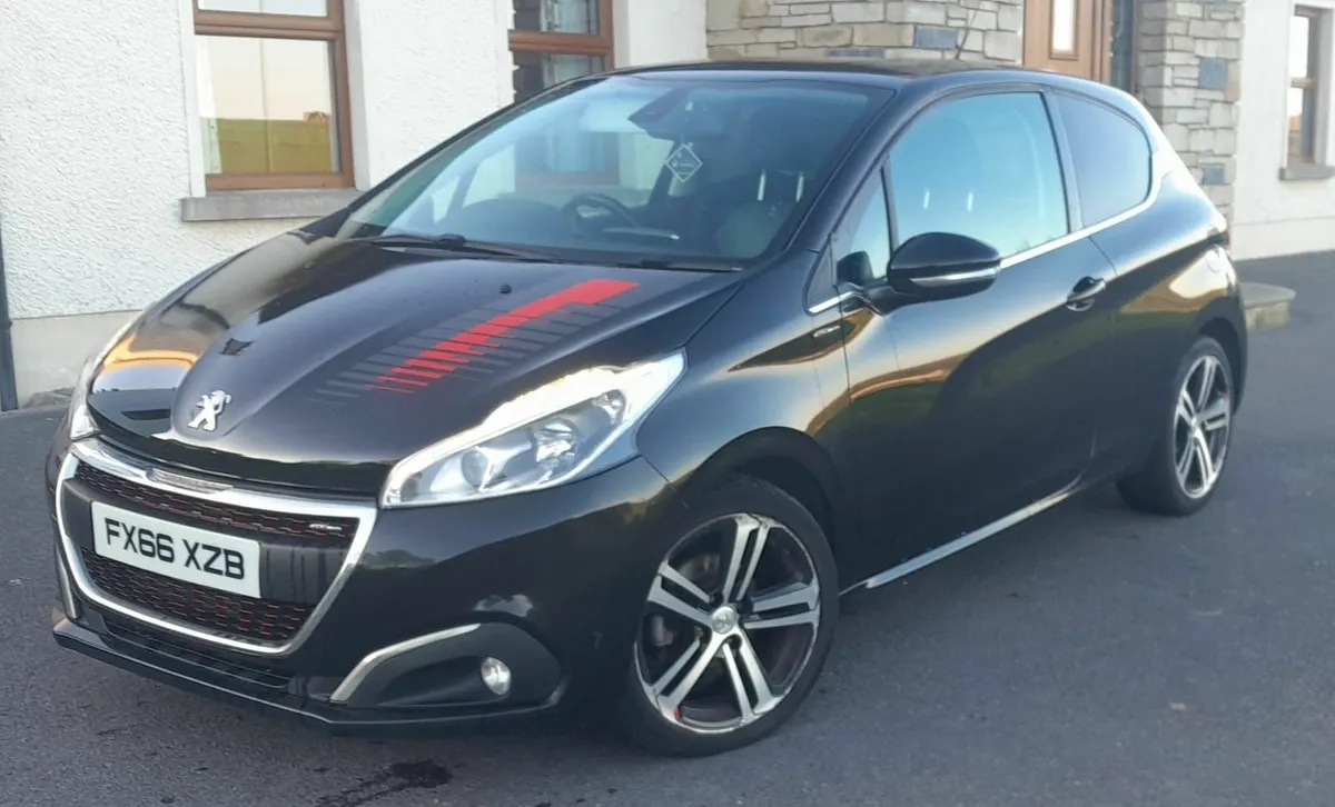 2016 Peugeot 208 1.6 hdi allure *top of the range - Image 1