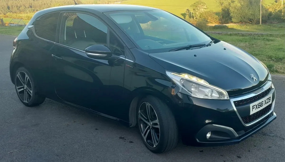 2016 Peugeot 208 1.6 hdi allure *top of the range - Image 4