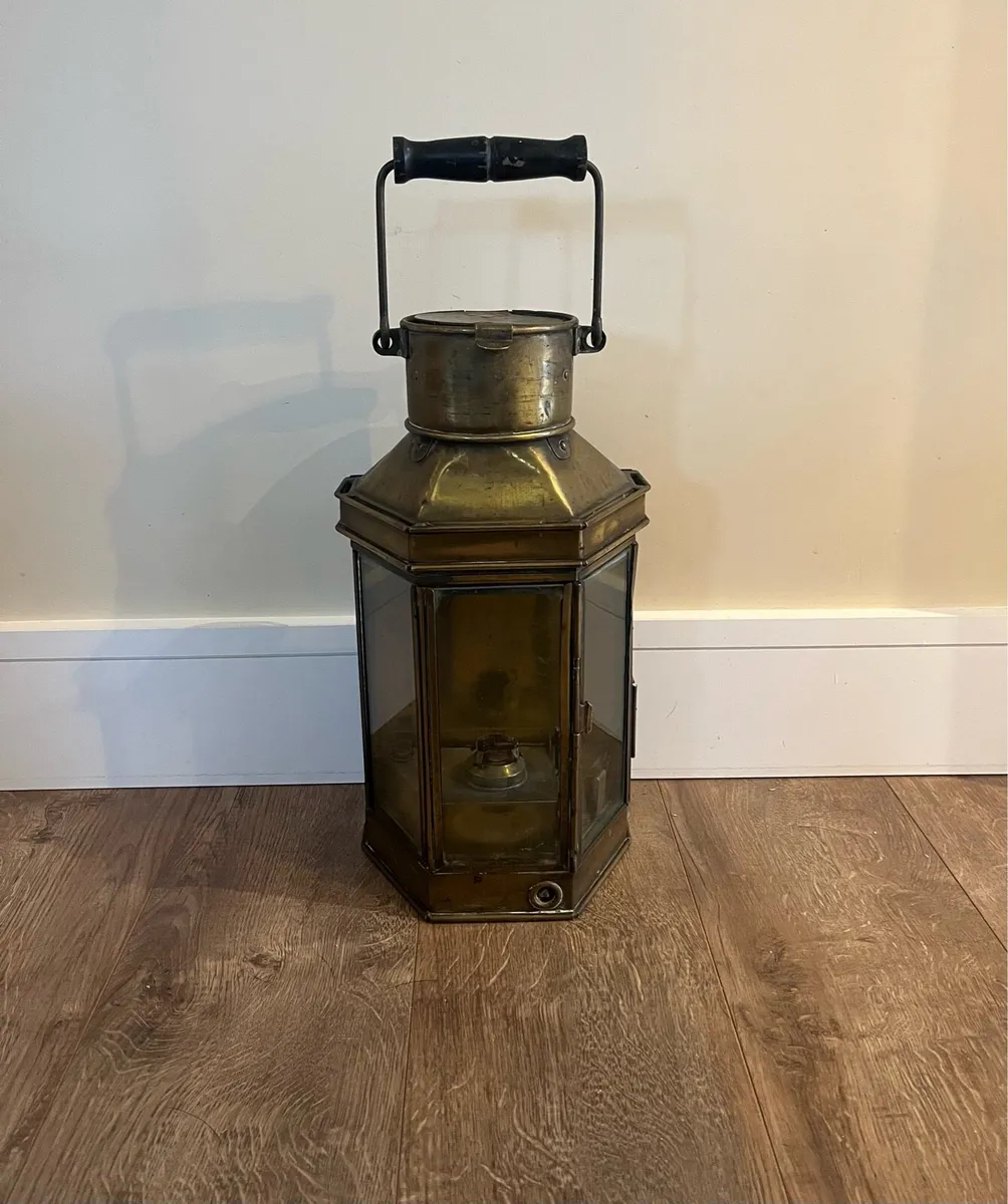 Antique 1917 Eli Griffith & Son Ships Lantern - Image 2
