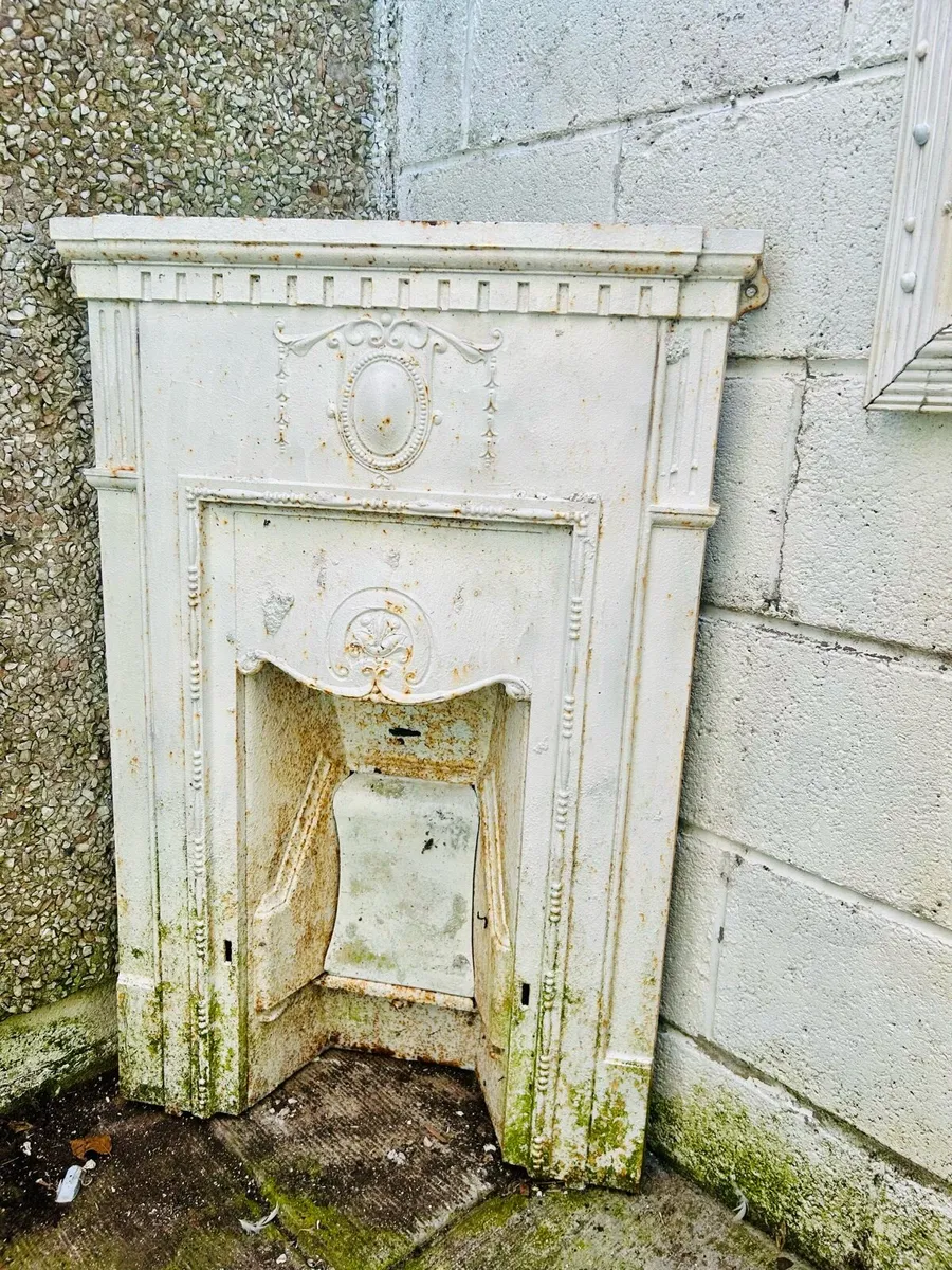 fireplace antique vintage with full back - Image 1