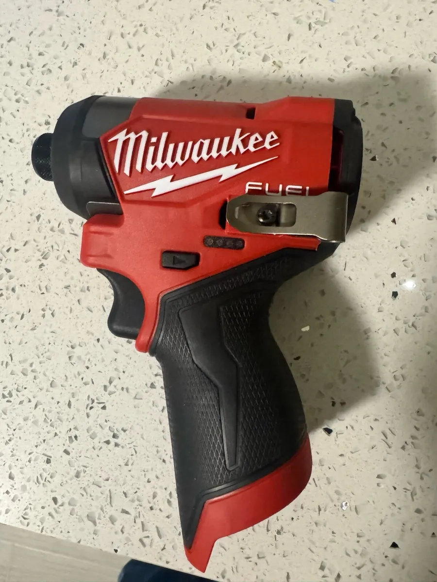 Milwaukee m12 fuel impact driver - Image 1