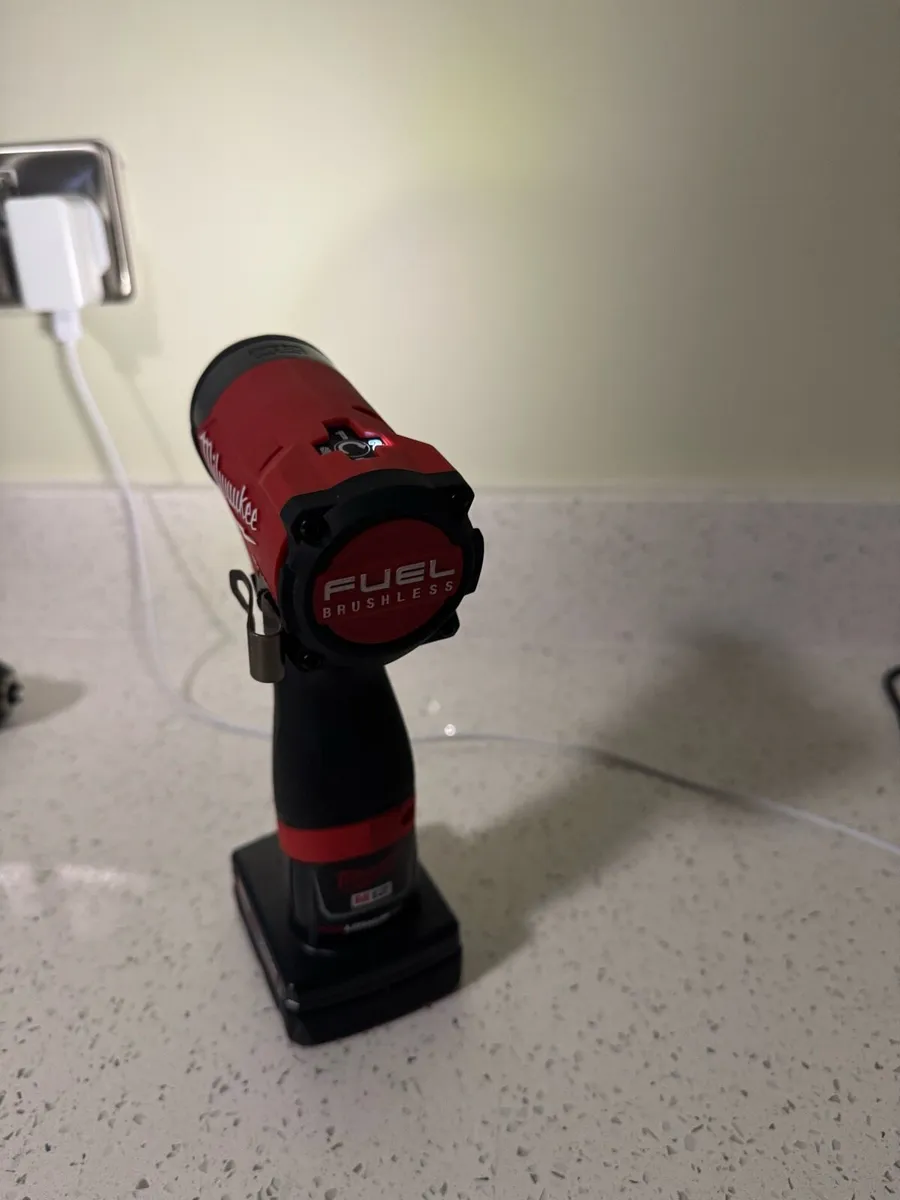 Milwaukee m12 fuel impact driver - Image 3