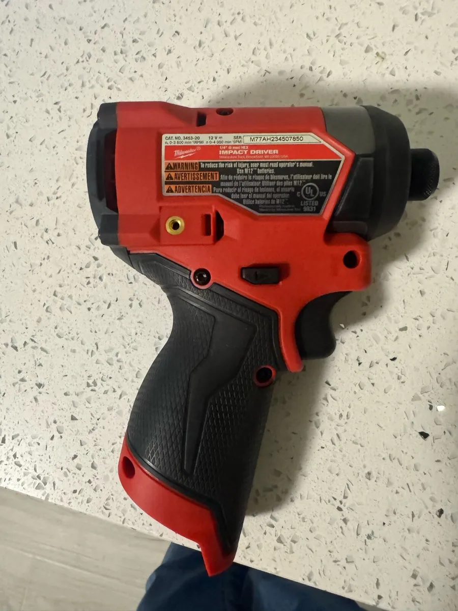 Milwaukee m12 fuel impact driver - Image 4