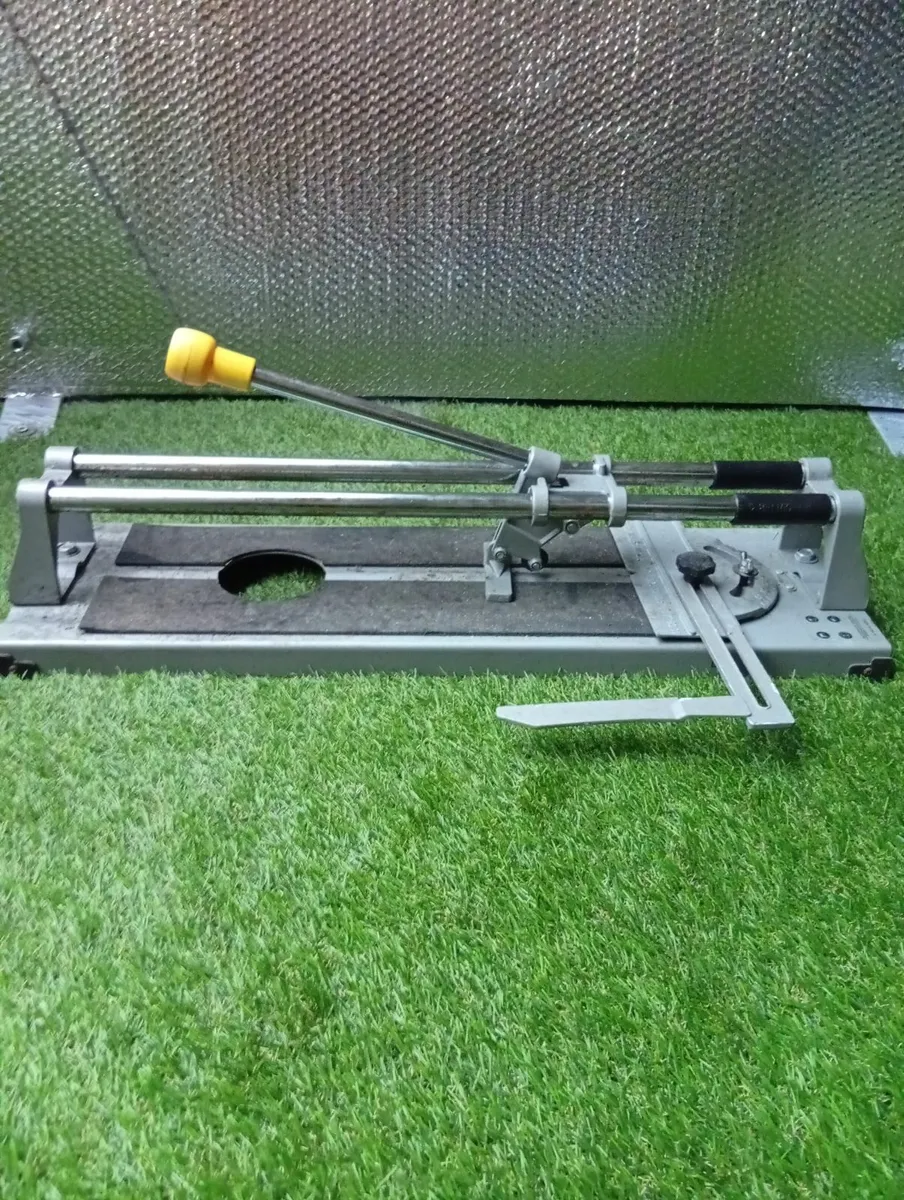 Tiles cutter Germany - Image 1