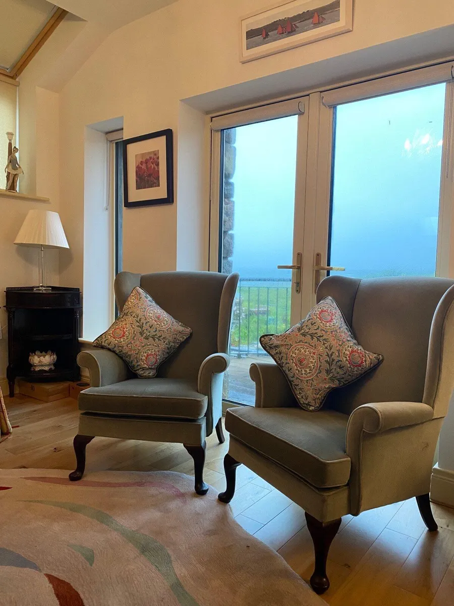 Pair of Vintage Parker Knoll Armchairs - Image 1