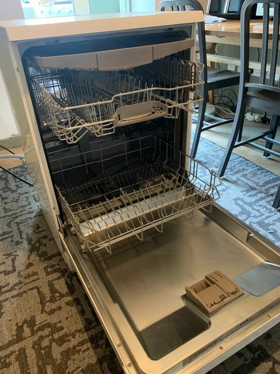 Dishwasher - Image 1