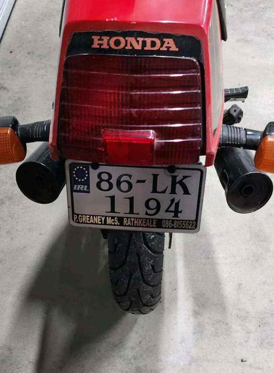 1986 Honda CBX750F - Image 4