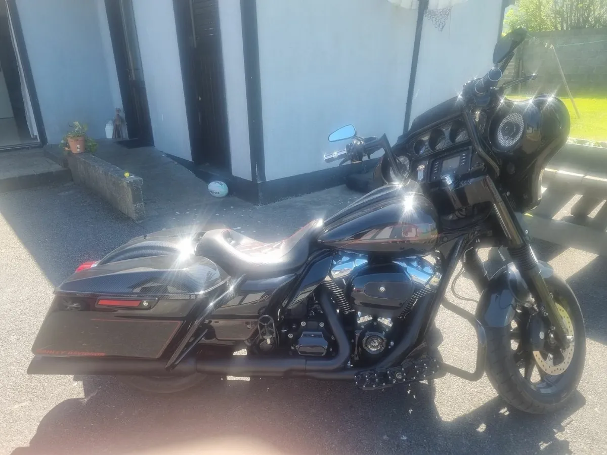 HARLEY DAVIDSON     VIDEO ABOVE - Image 1