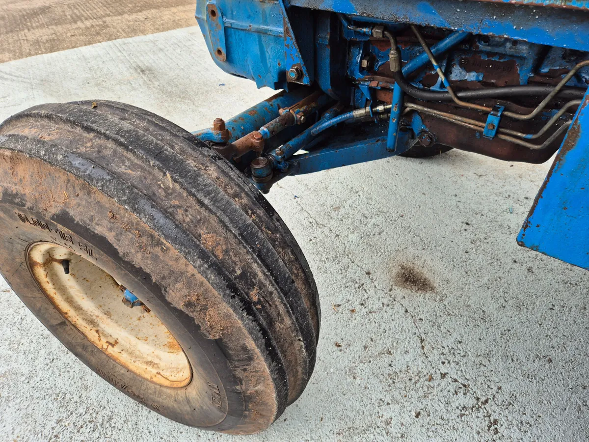 FORD 6410 2WD & FRONT LOADER - Image 3