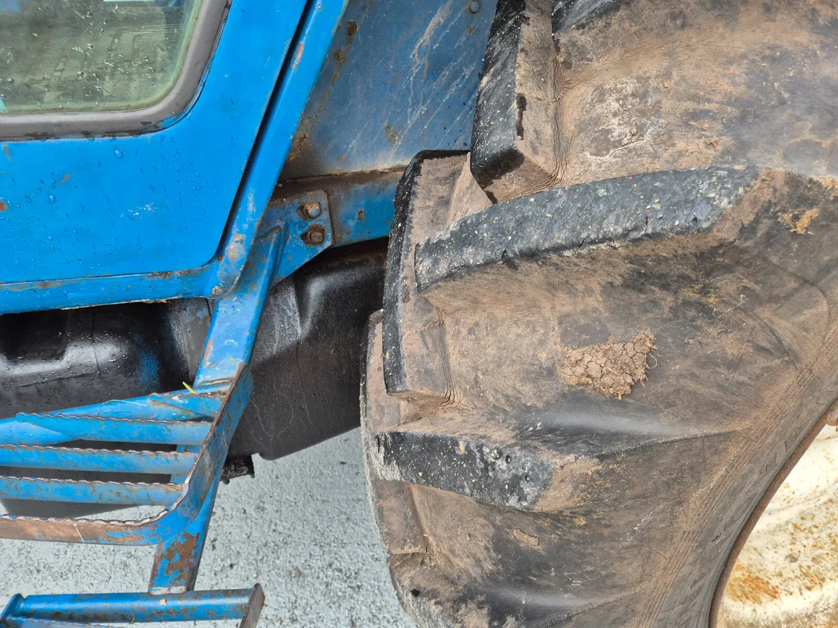 FORD 6410 2WD & FRONT LOADER - Image 4