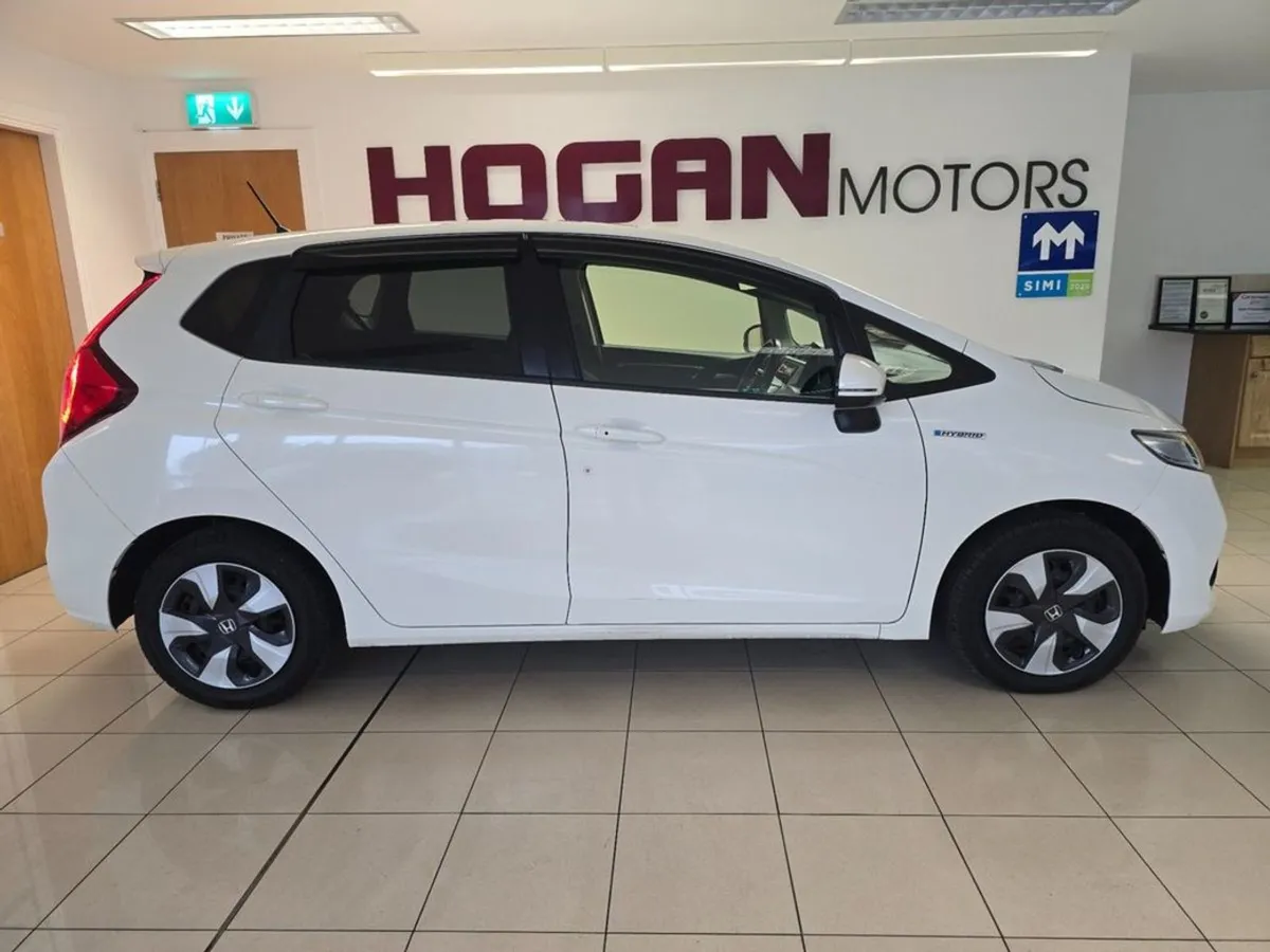 Honda Fit Hybrid Automatic 5Dr H/B - Image 3