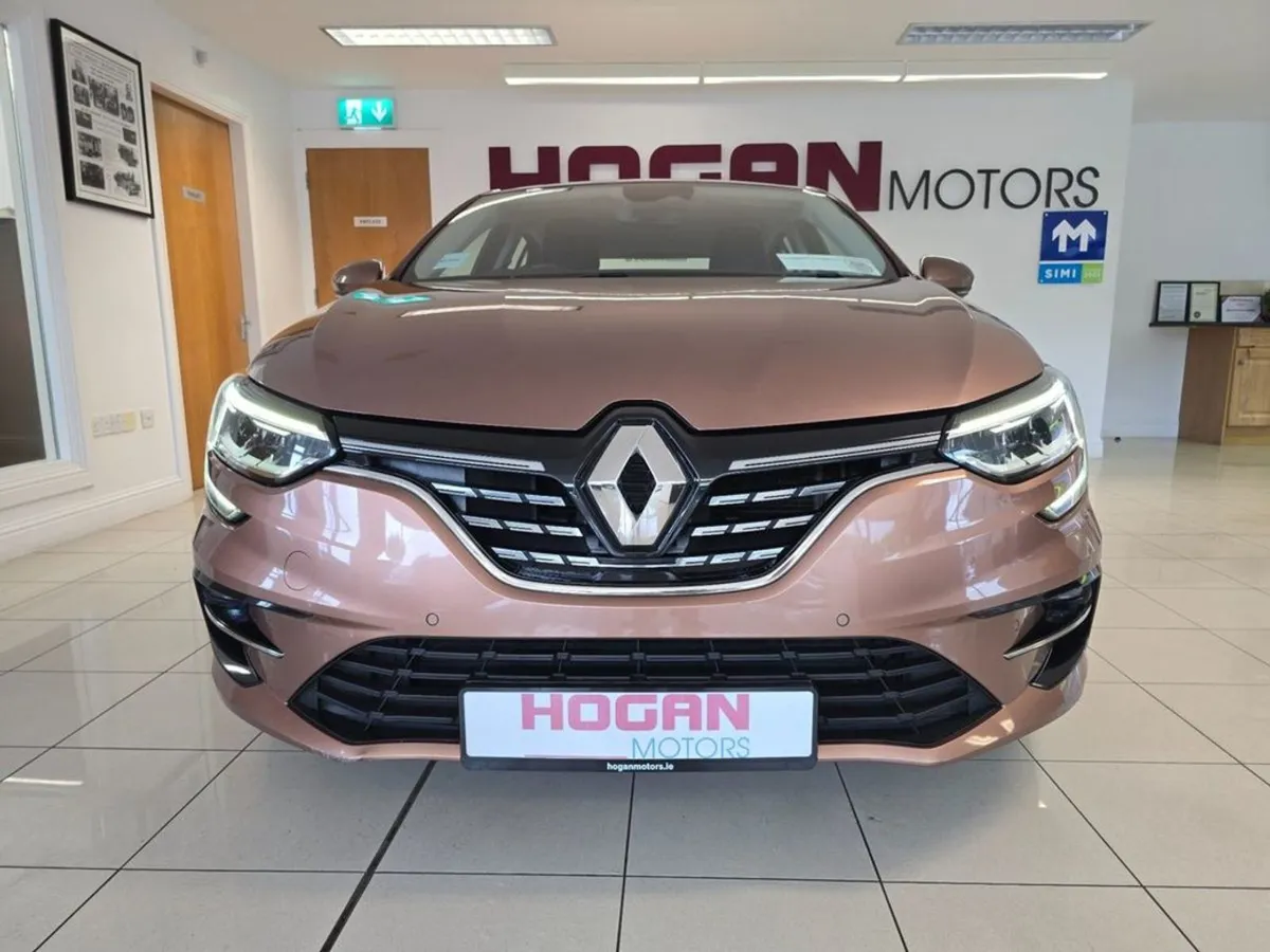 Renault Megane Iconic Diesel 5dr H/B Best Spec - Image 2