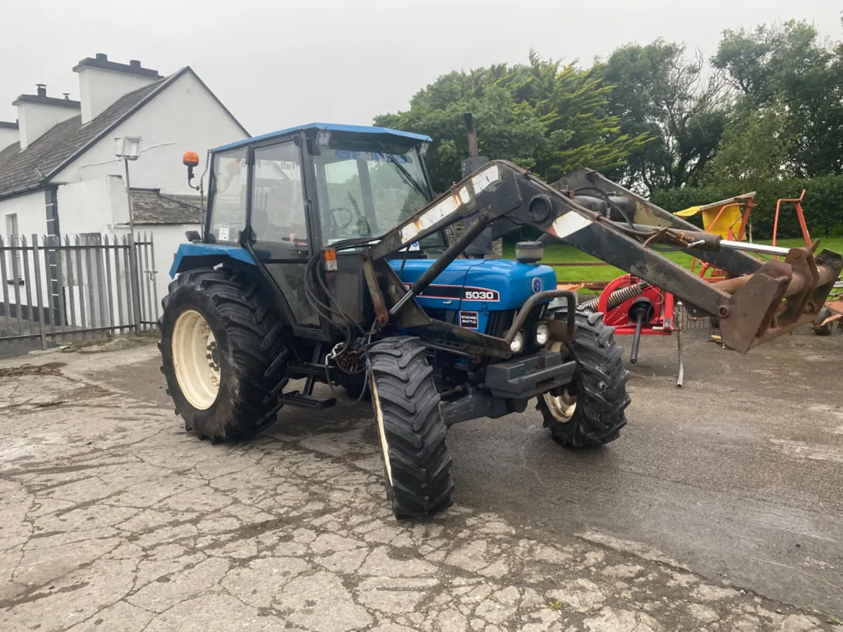 Ford 5030 and power loader - Image 1