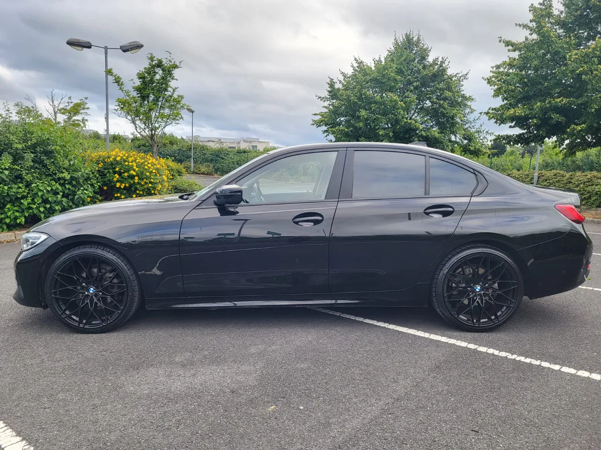 2021 BMW 318 SE AUTO + M SPORT 20"ALLOYS - Image 3