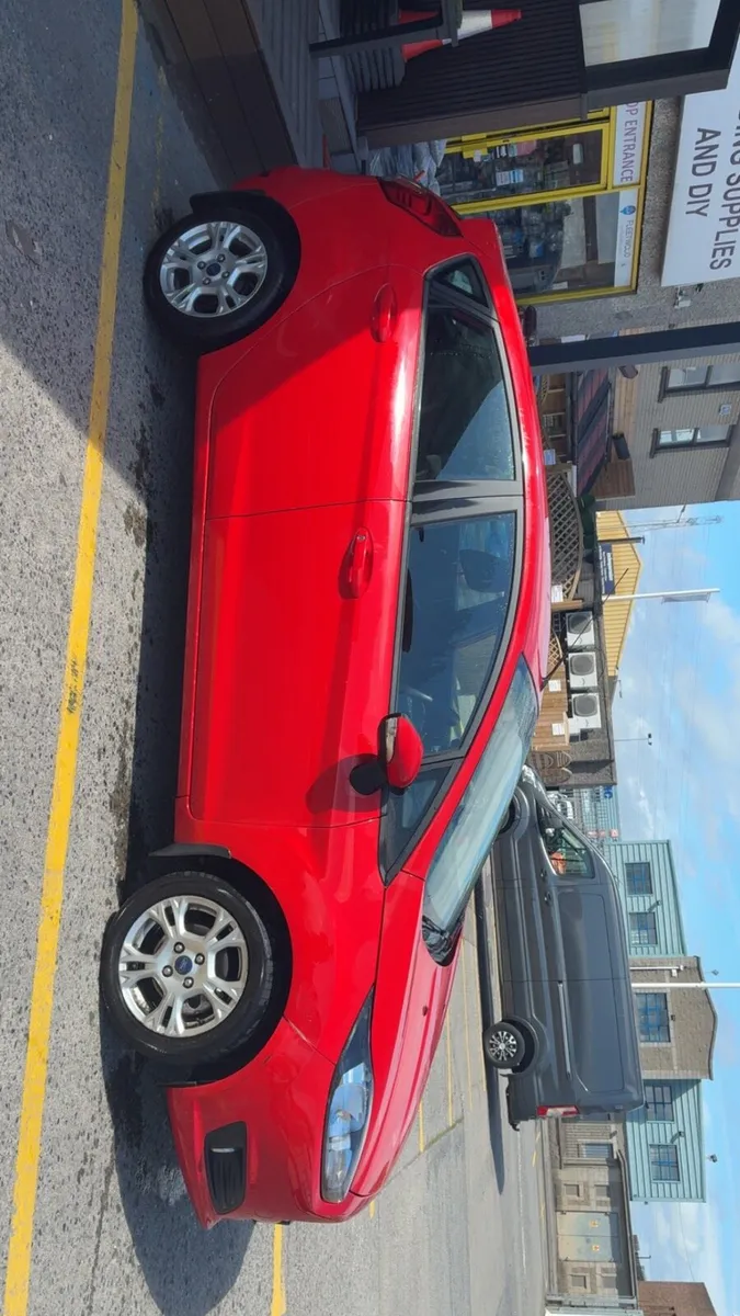Ford fiesta - Image 2
