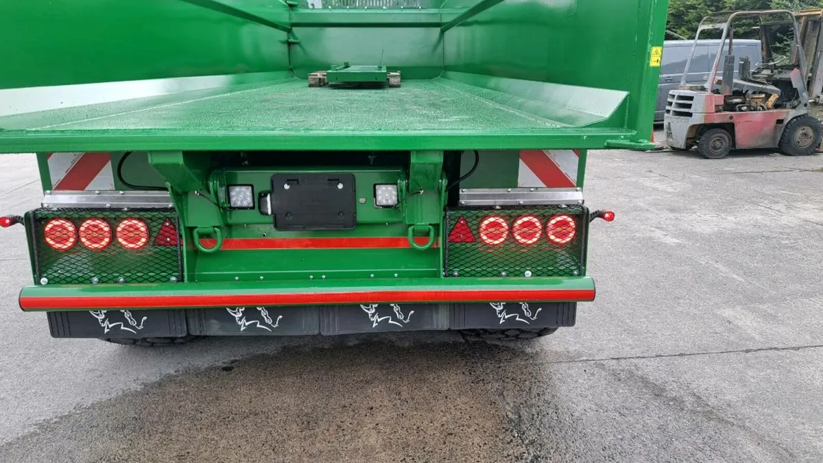 New A&W 24ft Grain/Silage trailer - Image 3