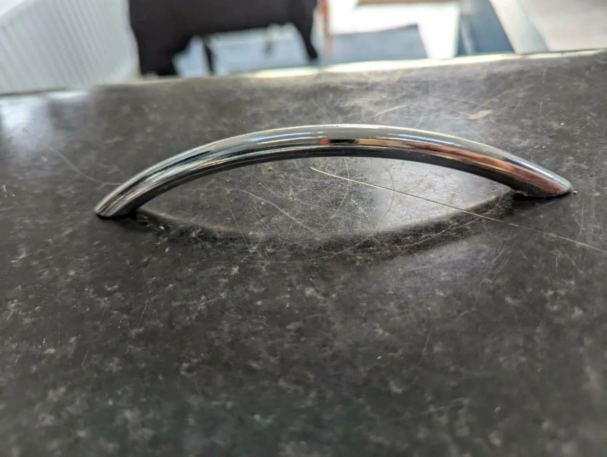 Cabinet handles - Image 3