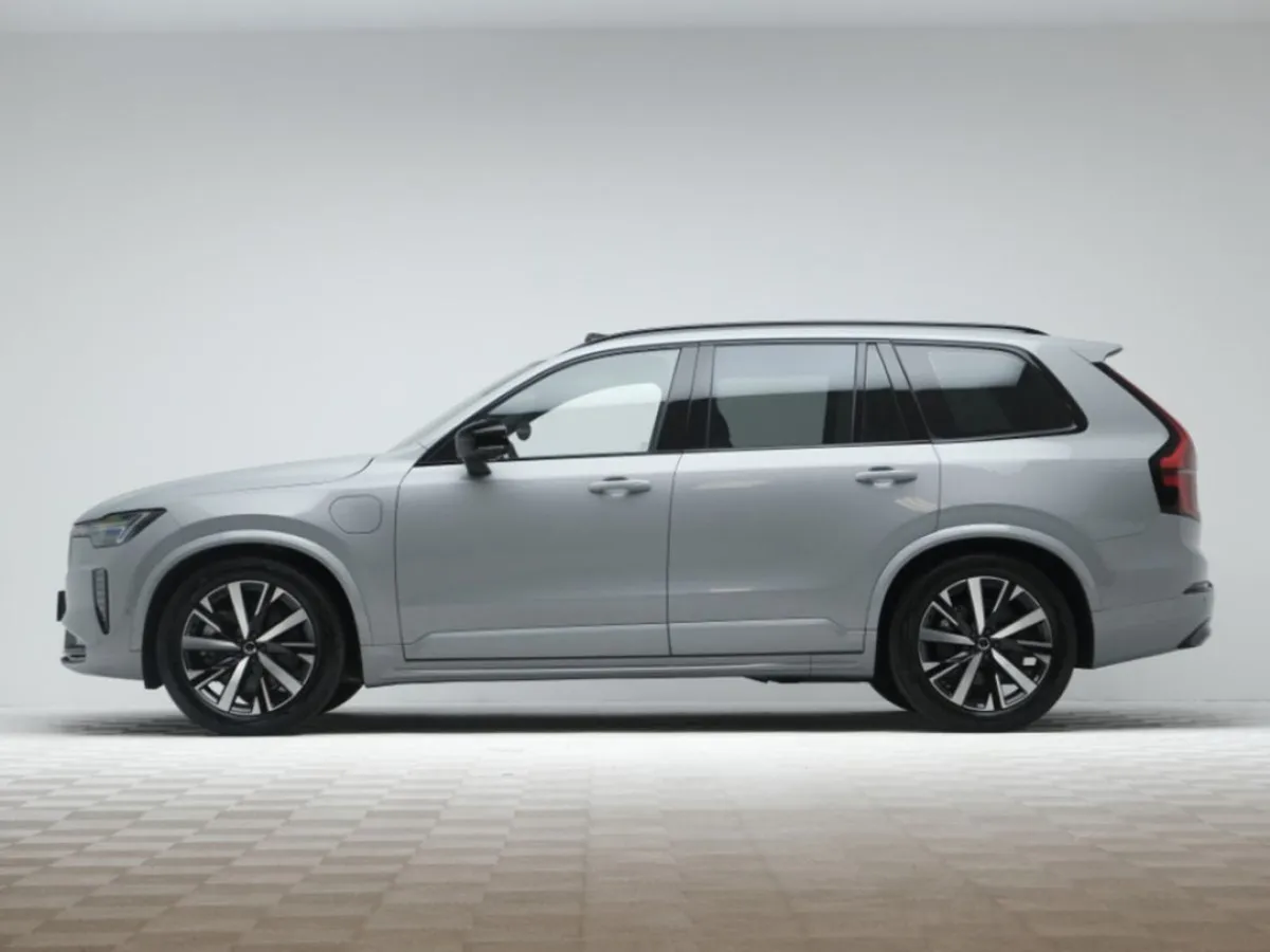Volvo XC90 T8 Plus  7 Seater - Image 4