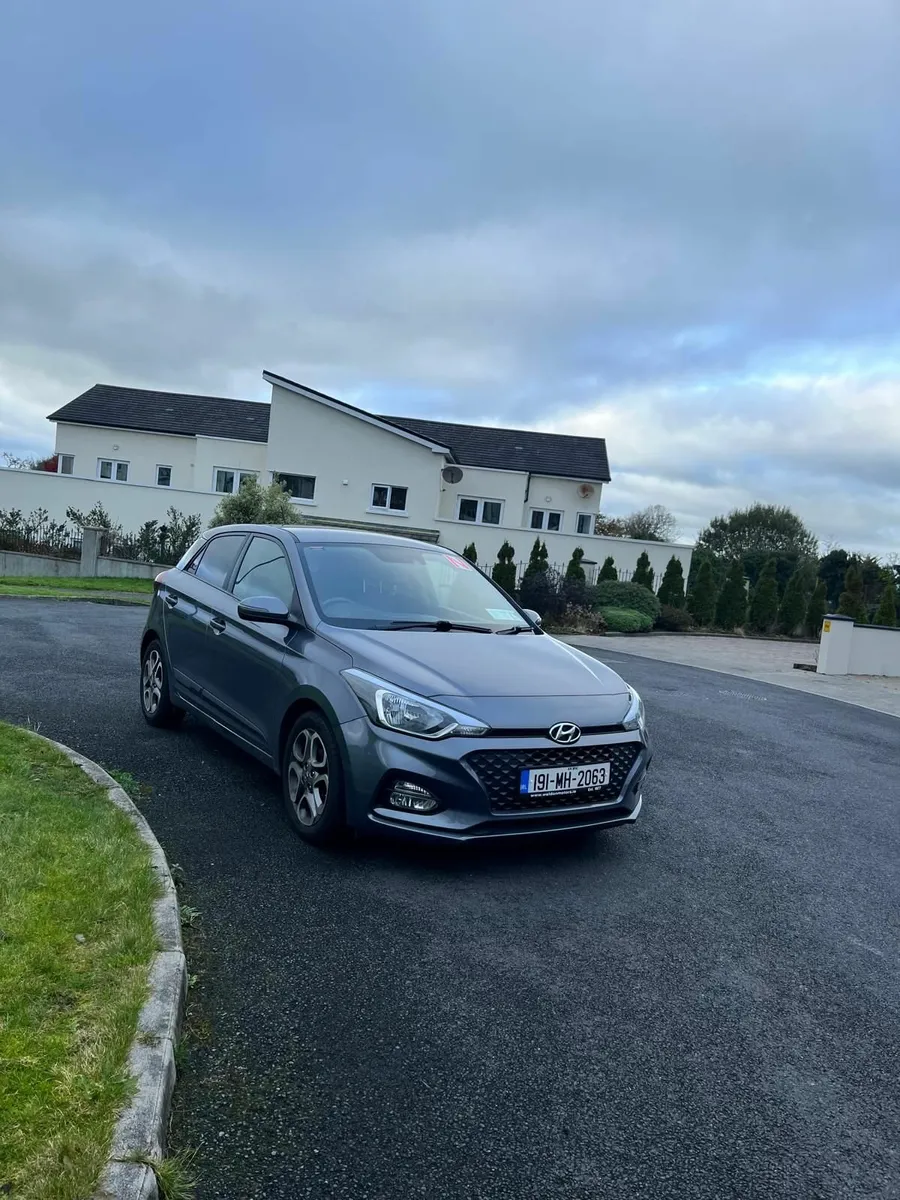 Hyundai i20 2019 deluxe - Image 3