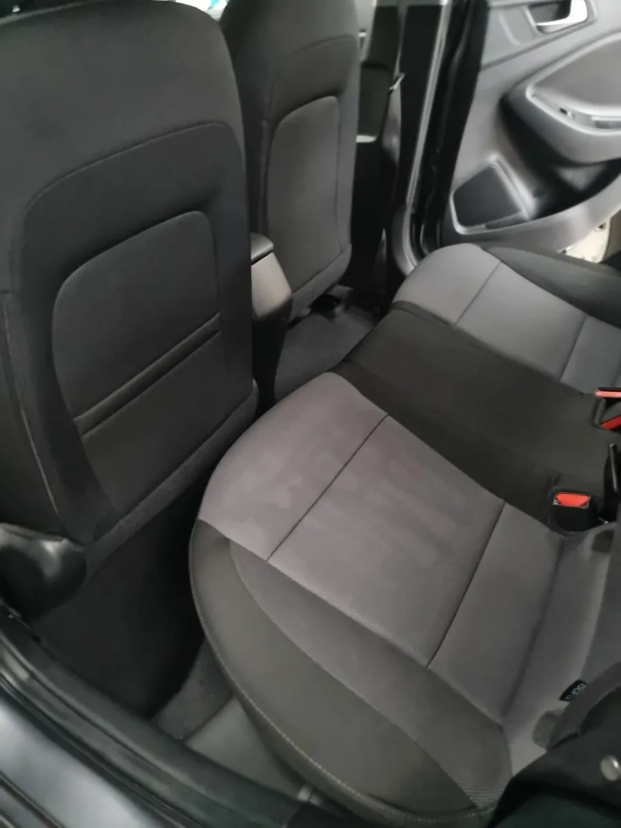 Hyundai i20 2019 deluxe - Image 4