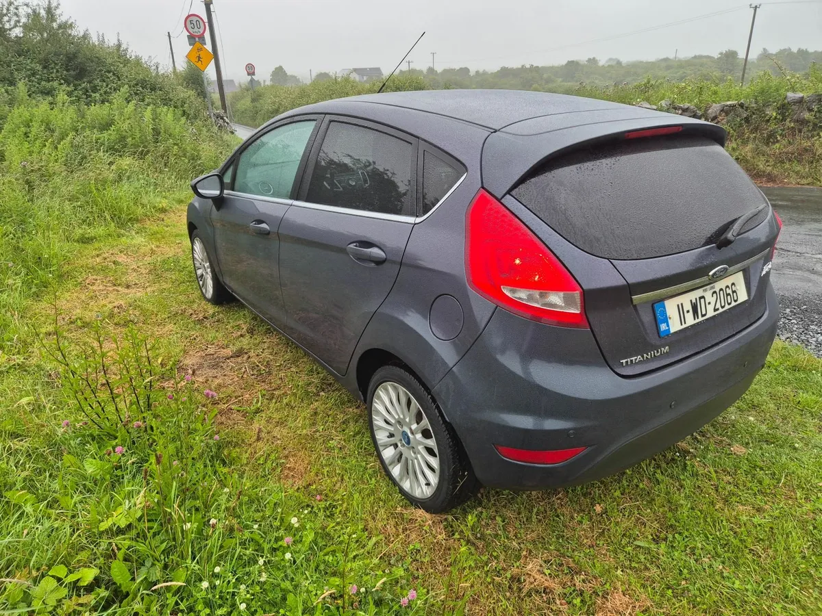 Nct today,only 95mls,1 owner,driving as new - Image 4