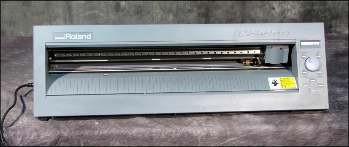 ROLAND SIGN MACHINE FOR SALE - Image 4