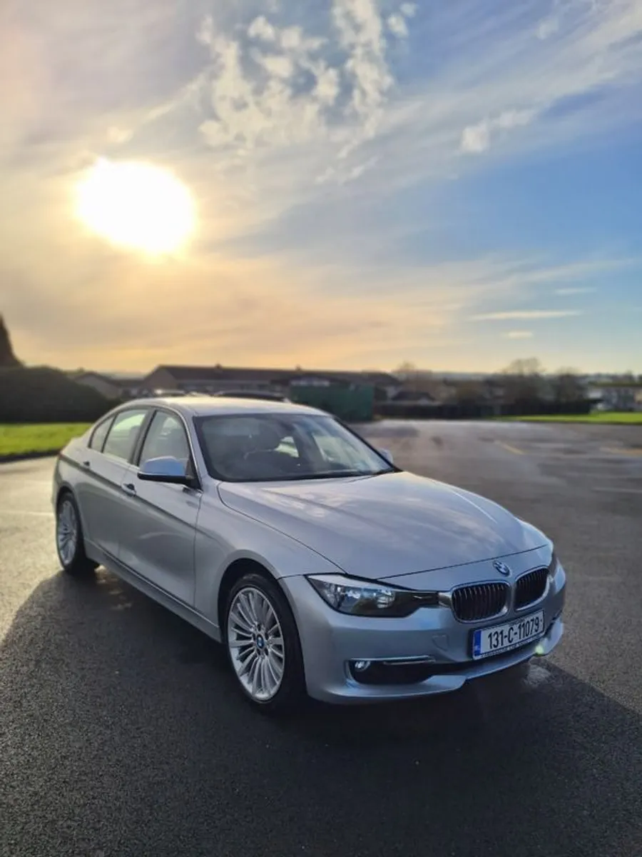 Bmw 320i Xdrive Luxury - Image 1