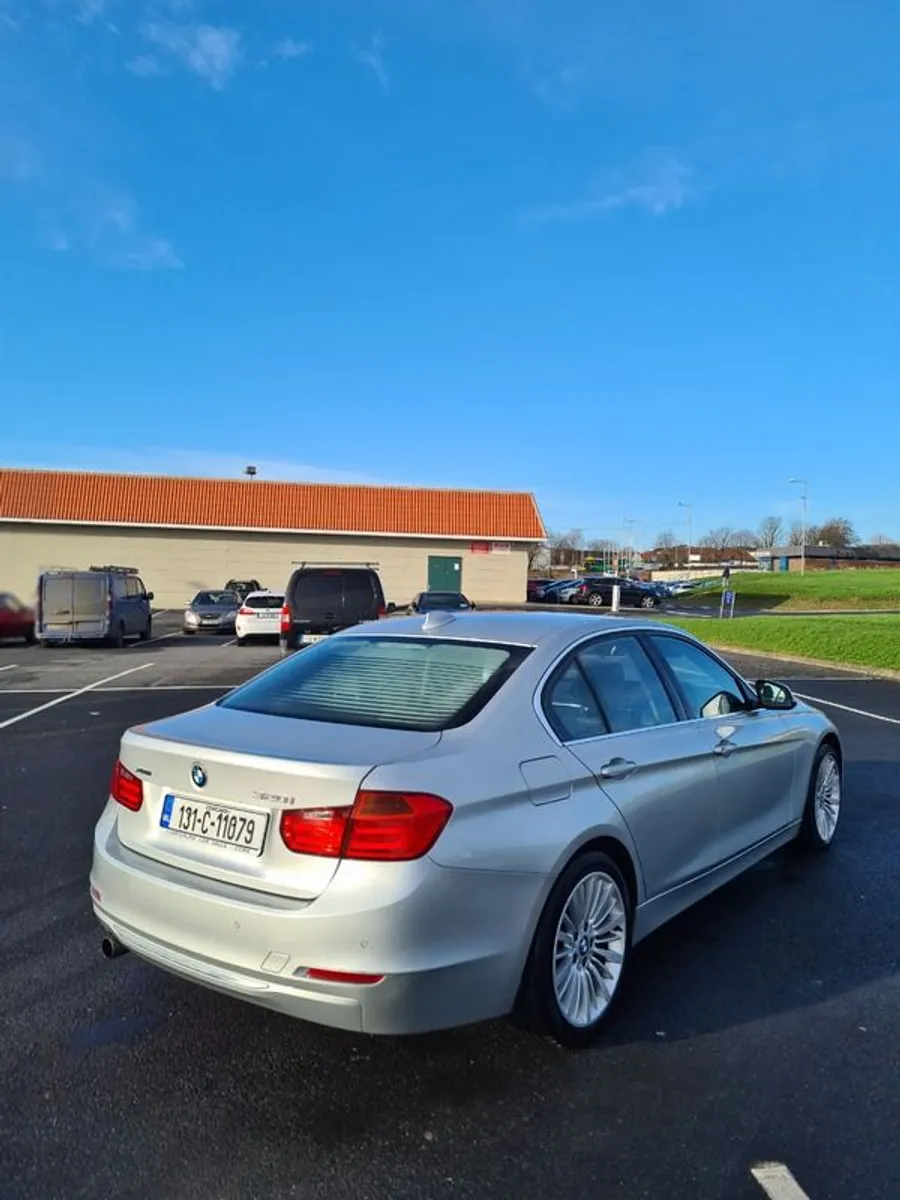 Bmw 320i Xdrive Luxury - Image 2