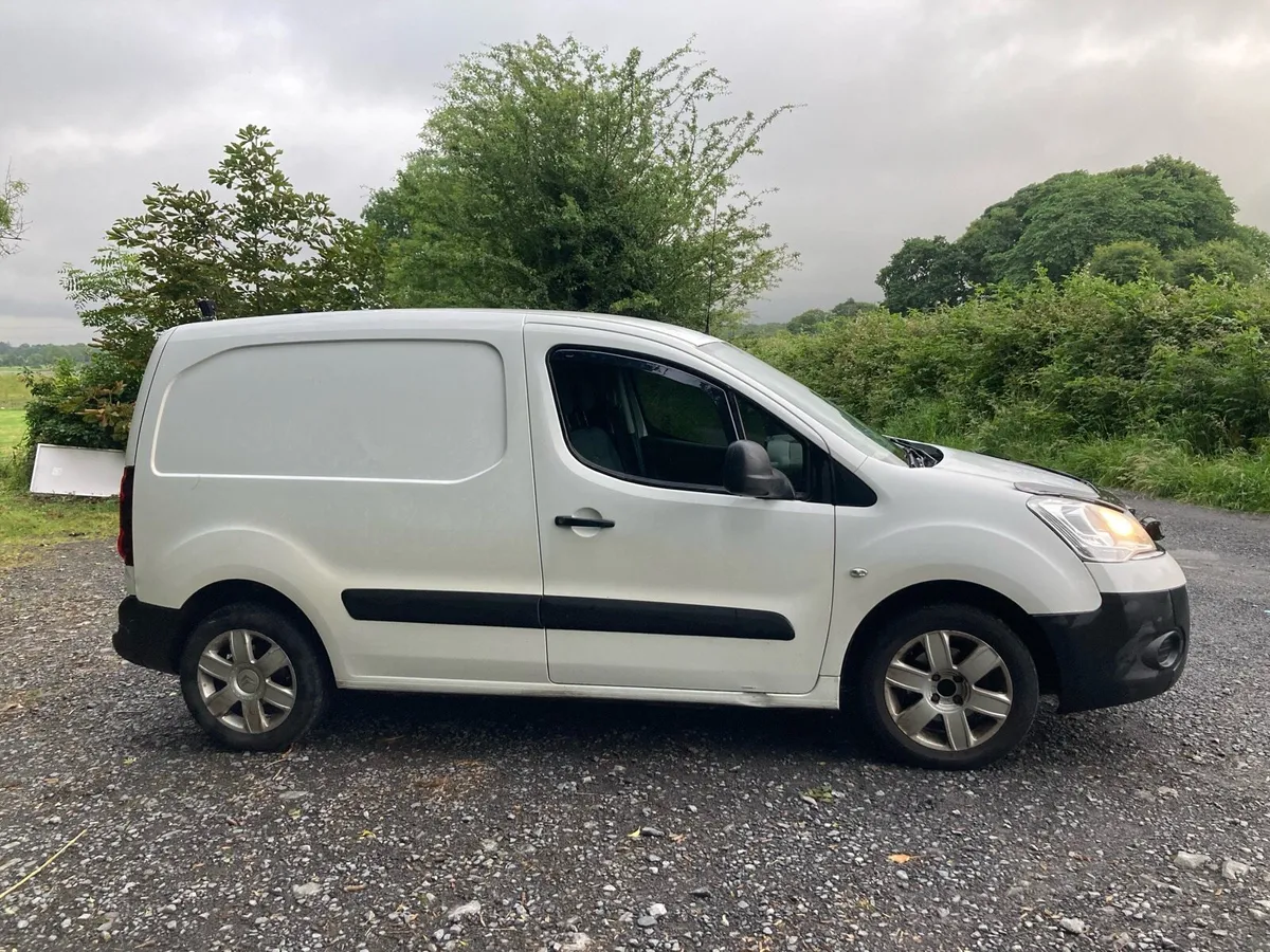 2015 Citroen berlingo - Image 2