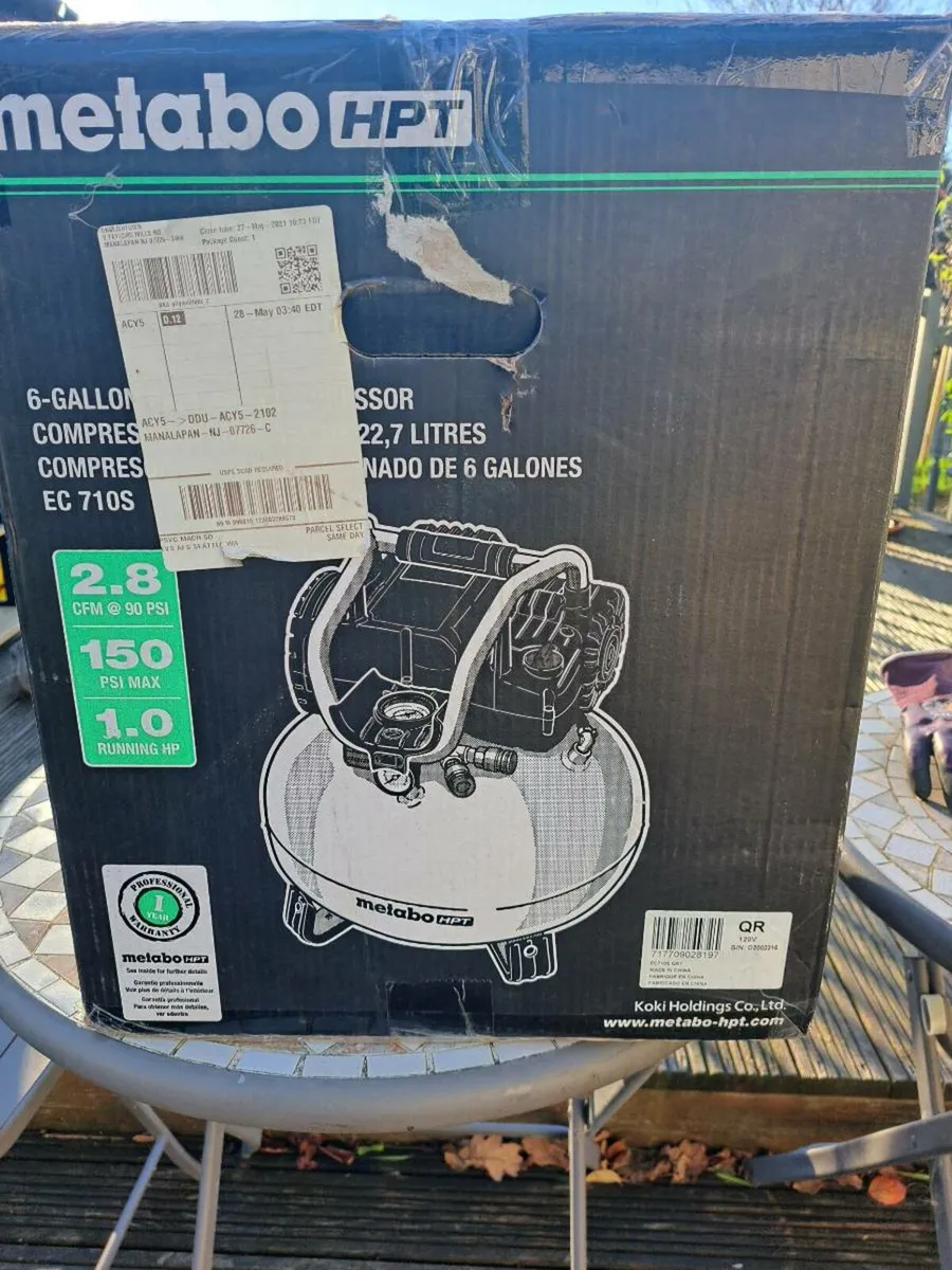 Portable 6-Gallon Oil-Free Pancake Compressor - Image 4