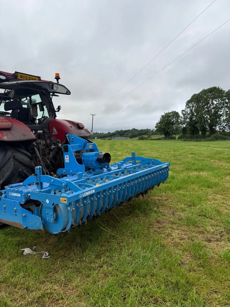 2022 Lemken zirkon 12 power harrow as new - Image 1