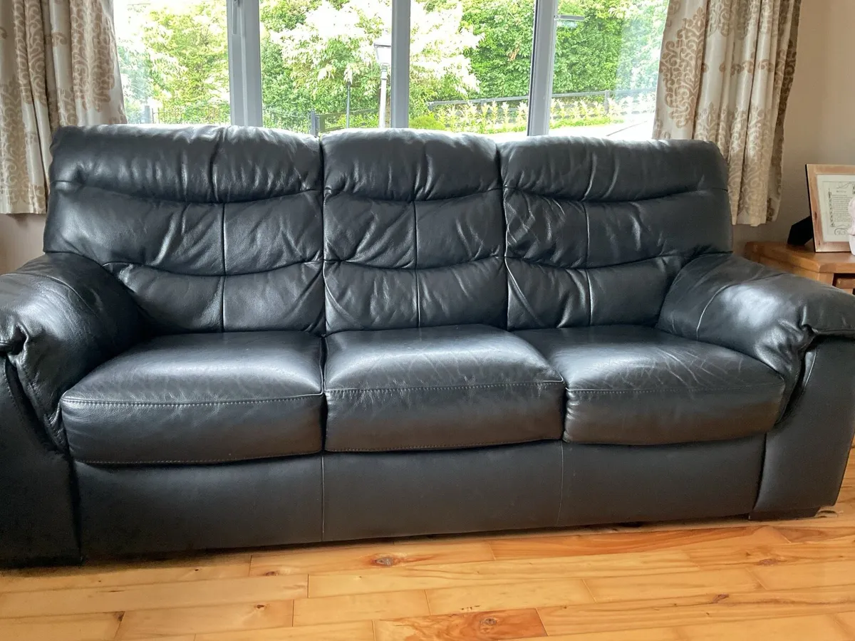 Italian leather suite - Image 1