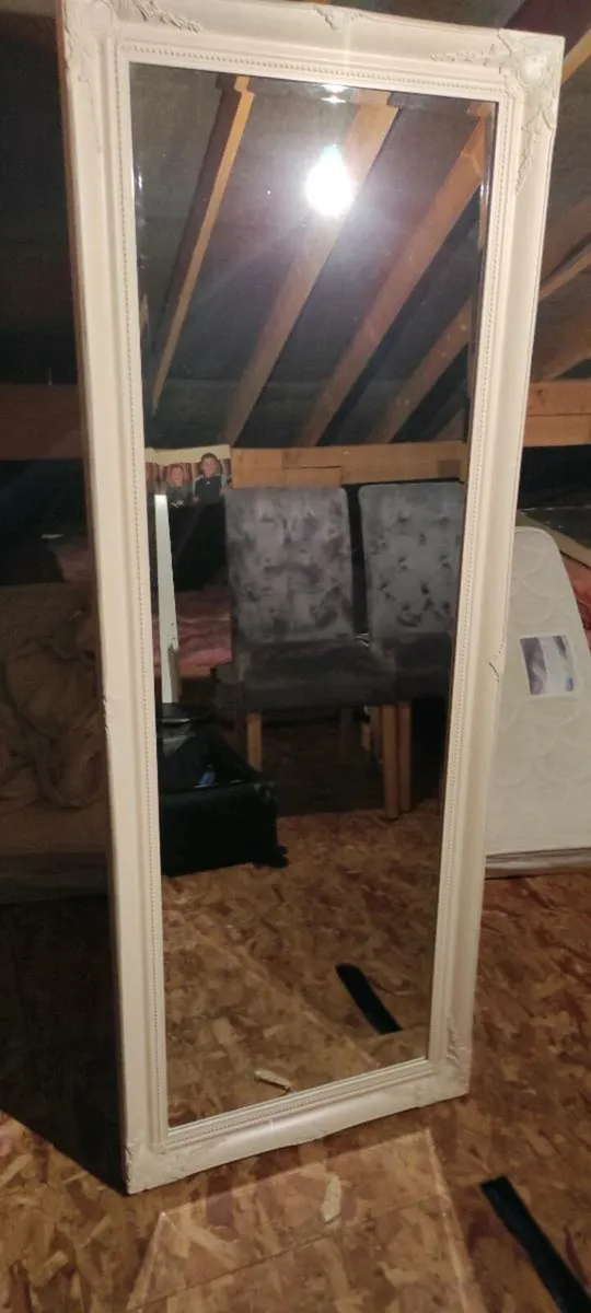 Selection of household furniture - Image 1