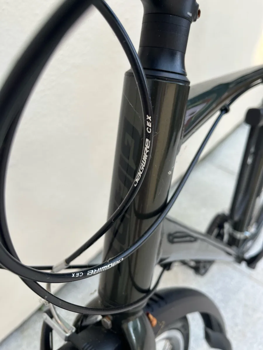 GT Traffic 2.0 hybrid bicycle - Image 2