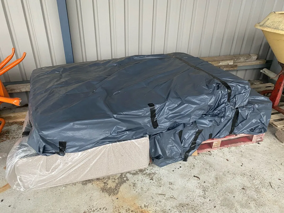 Double bed - Image 2