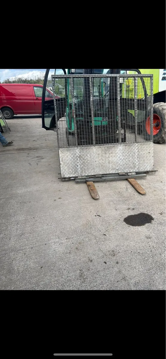 ****Ramp door **** - Image 4