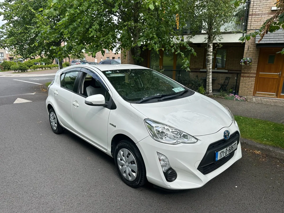 171 Toyota Aqua / Hybrid Automatic - Image 2