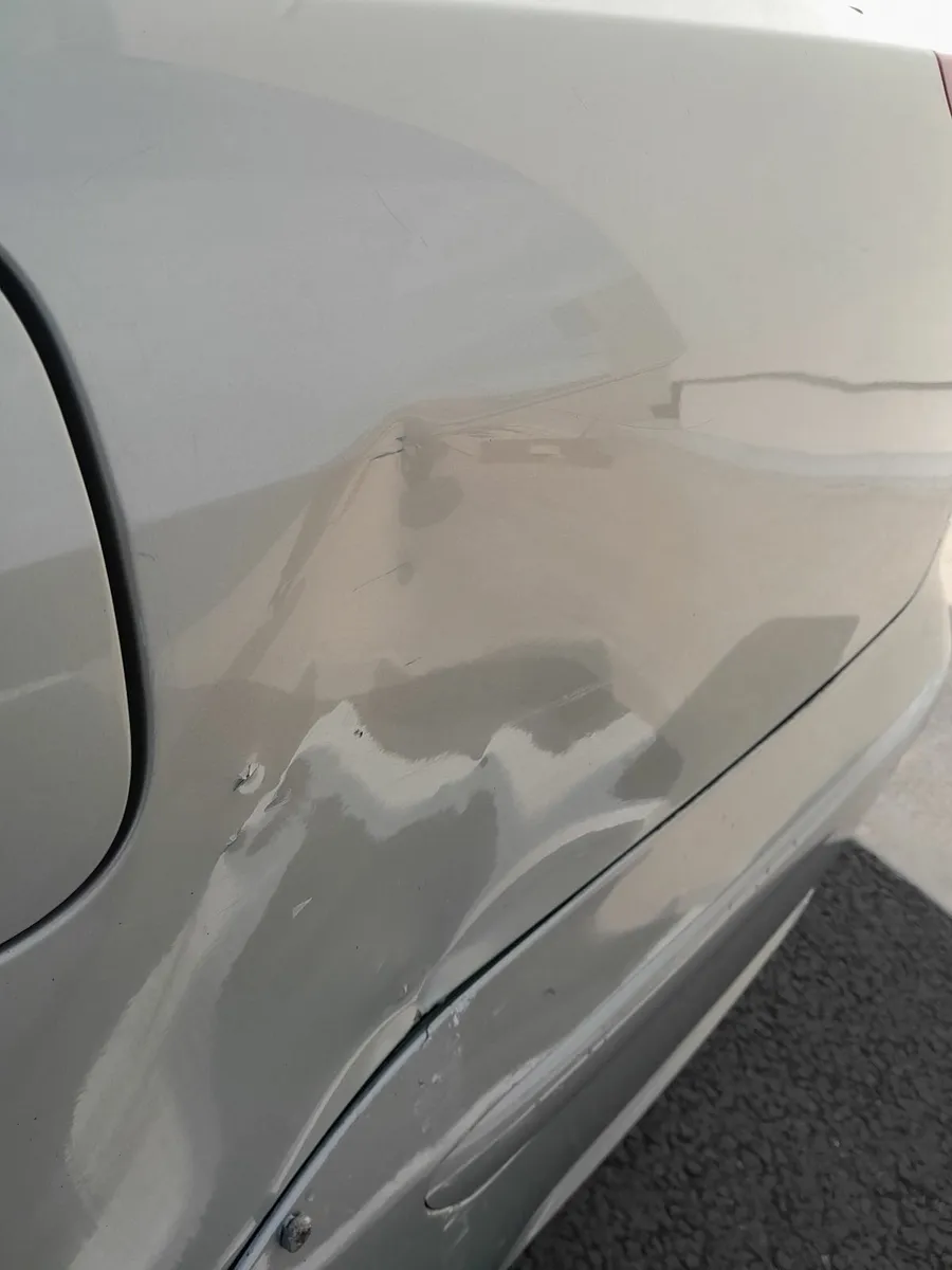 Toyota Avensis 2009 - Image 3