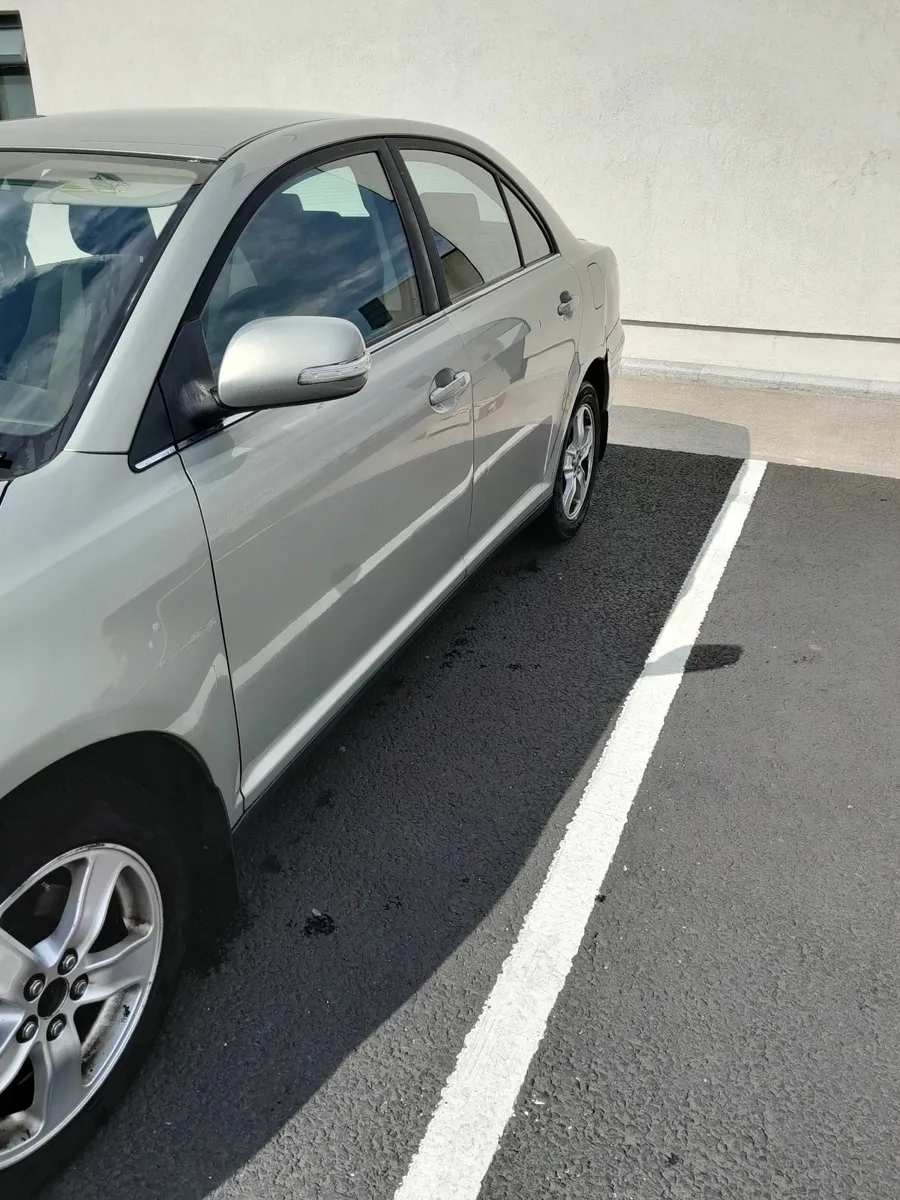 Toyota Avensis 2009 - Image 1