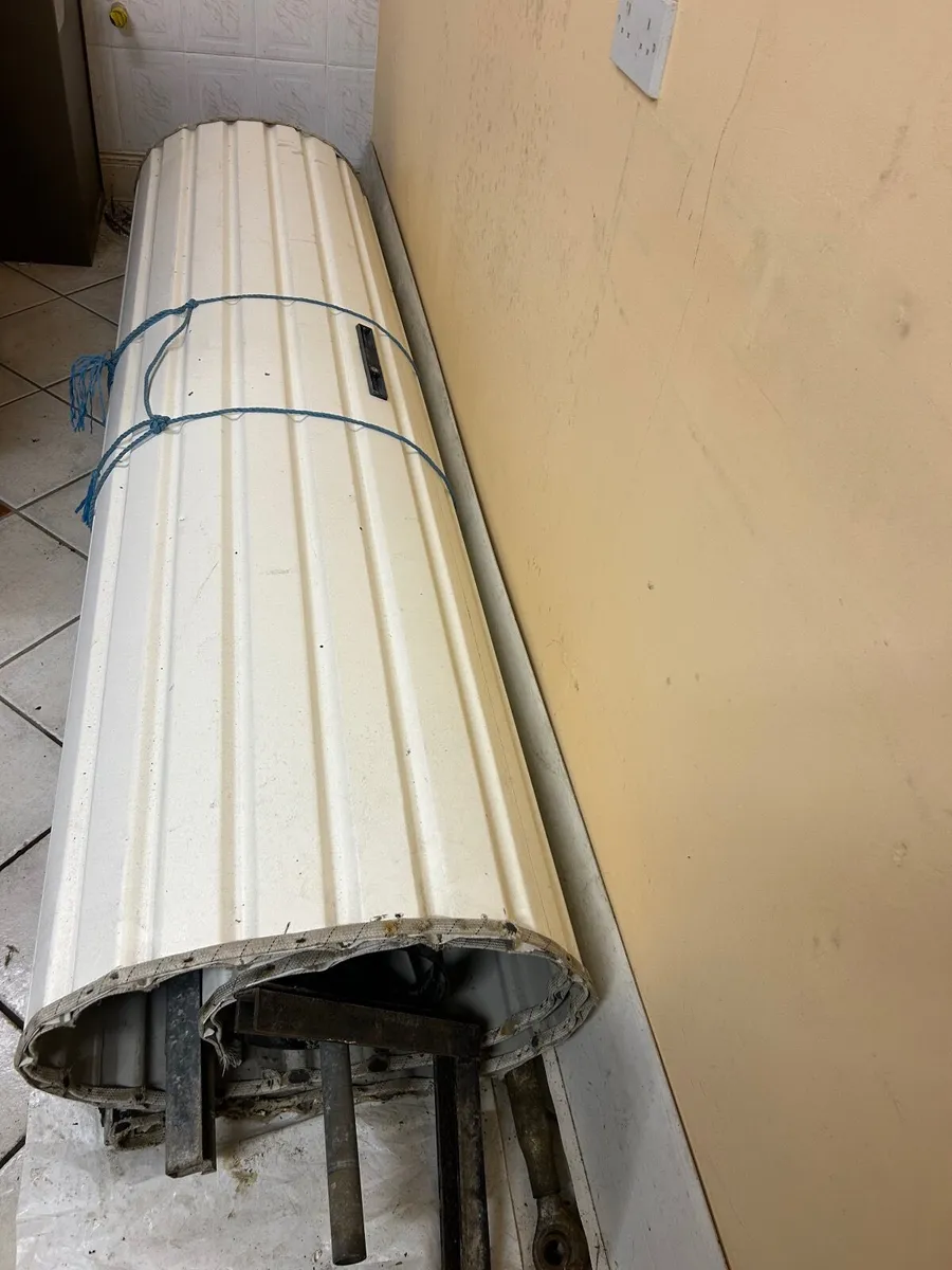 7ft 9 inch Roller Door - Image 2