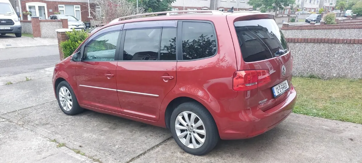 Volkswagen Touran 2012 - Image 1