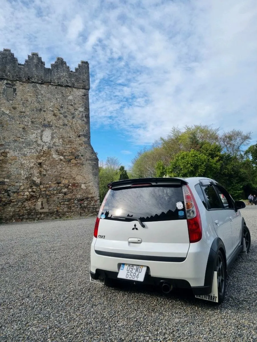 2009 Mitsubishi Colt - Image 2